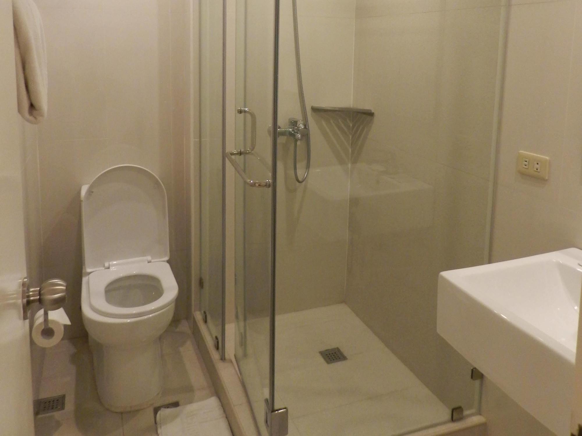 Salcedo Suites Makati City Екстериор снимка