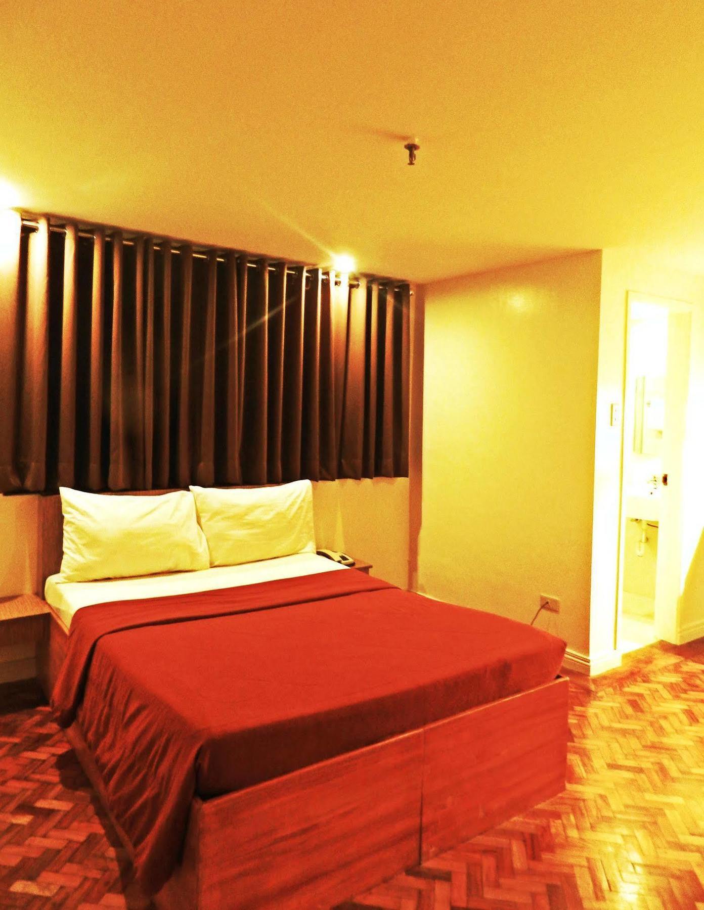 Salcedo Suites Makati City Екстериор снимка