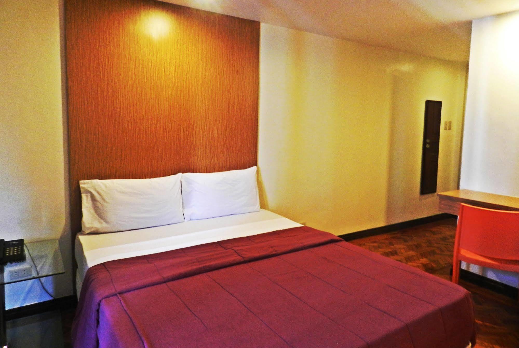 Salcedo Suites Makati City Екстериор снимка