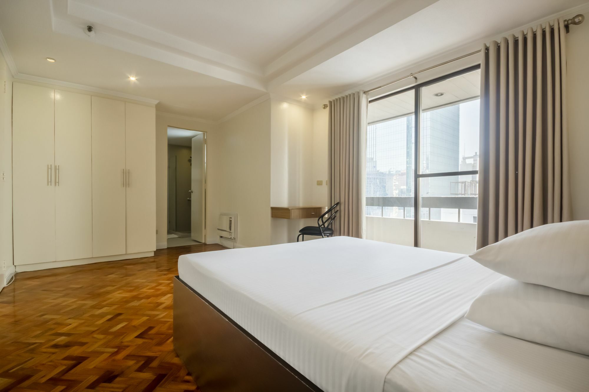 Salcedo Suites Makati City Екстериор снимка